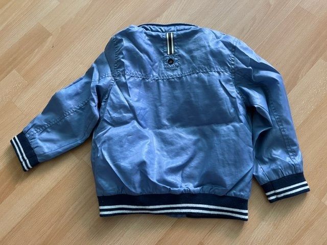 Giacche & Cappotti: Kinder Jacke mit Kapuze Gr.116 – Usato da Wabern venduto da MagdalenaWabern 3