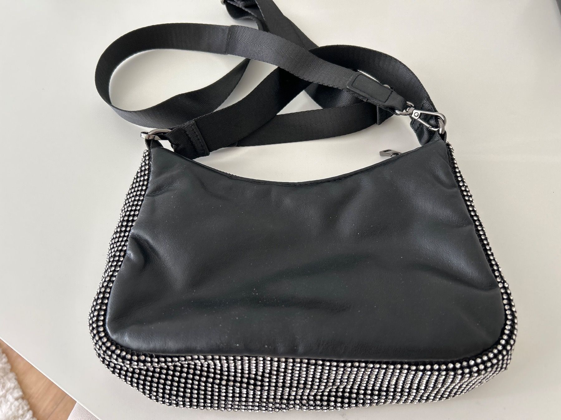 Hallhuber Taschen für Damen: Hallhuber Handtasche Glitzer/schwarz – Neu (gemäss Beschreibung) aus Worben von AlliaB 1