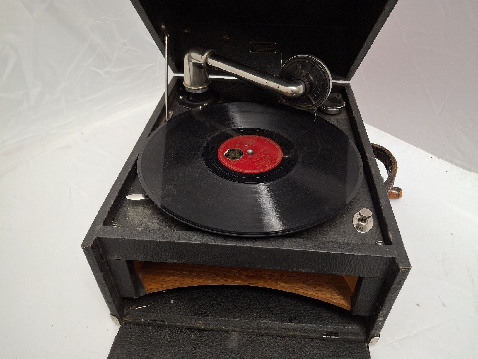 Plattenspieler: Antikes Grammophon mit Kurbel – Gebraucht aus Fislisbach von HurtiBrocki 6