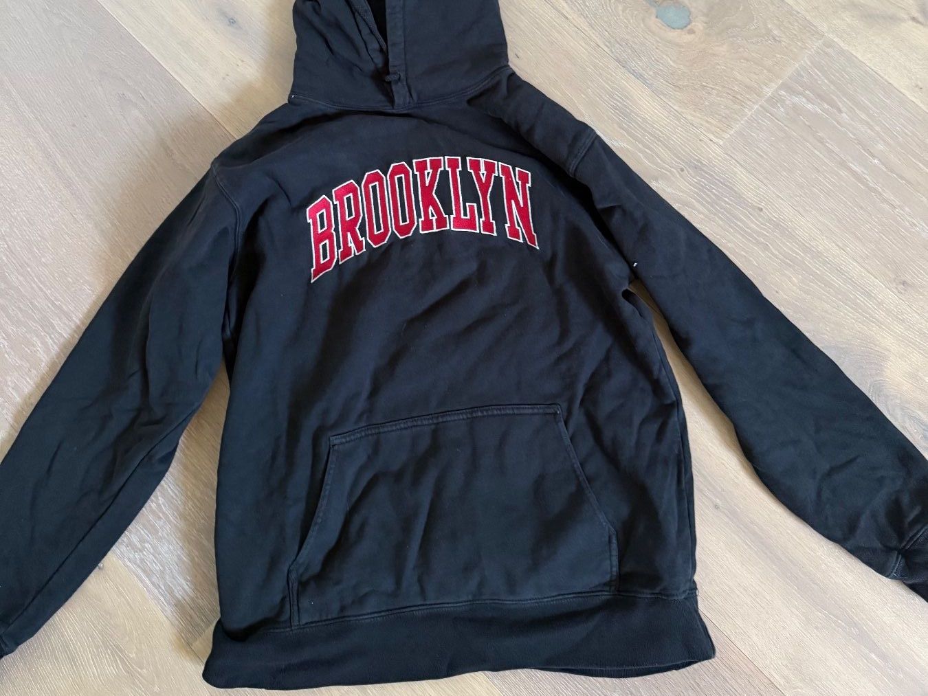Brandy Melville Pullover & Sweatshirts: Hoodie Brandy Melville – Gebraucht aus Niederdorf von Grimpe0508