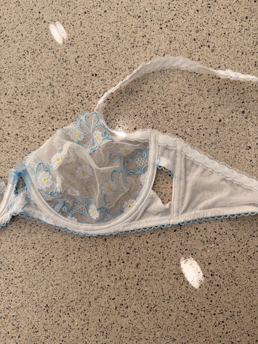 Altra biancheria intima: Lounge Fleur Balcony Weiss Grösse 80D – Usato da Endingen venduto da BuffyCreamy 1