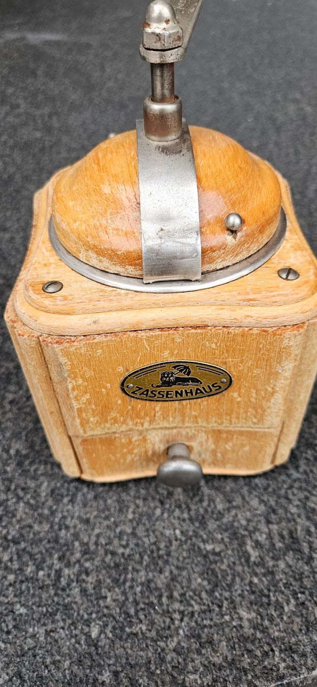 Zassenhaus Elettrodomestici da cucina: ANTIKE PFEFFERMÜHLE – Usato da ZIHLSCHLACHT venduto da Raja9 1