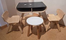 Playtoys Kindertisch incl. 2 Stühle und 1 Hocker 