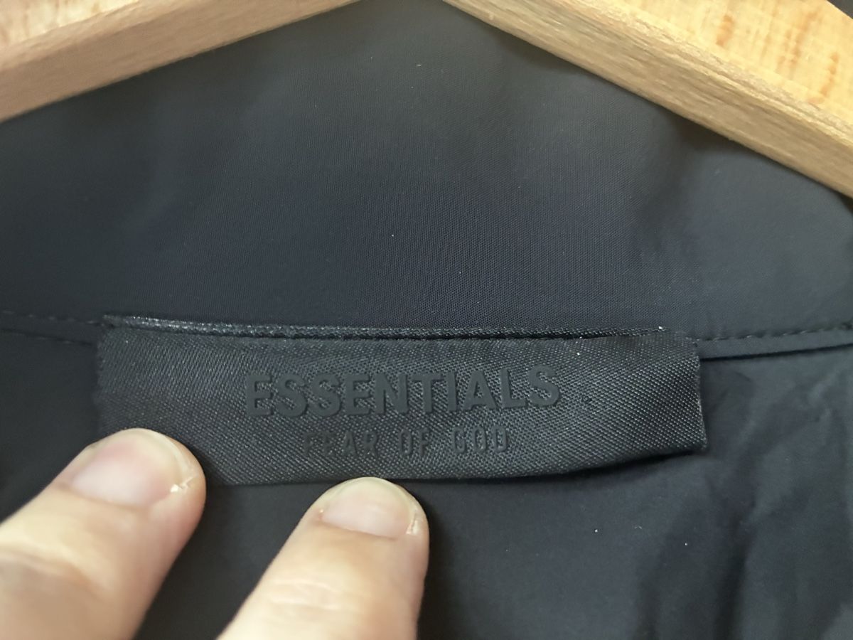 Giacche: Essentials Jacke schwarz Size L like new  – Nuovo (secondo la descrizione) da Zürich venduto da roc_7d9s 1