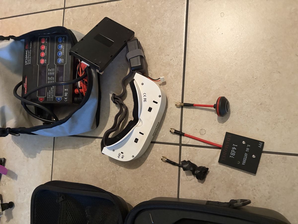 Modellbausätze & Standmodelle: Droni e accessori – Gebraucht aus Giubiasco von dad_6q7n 3