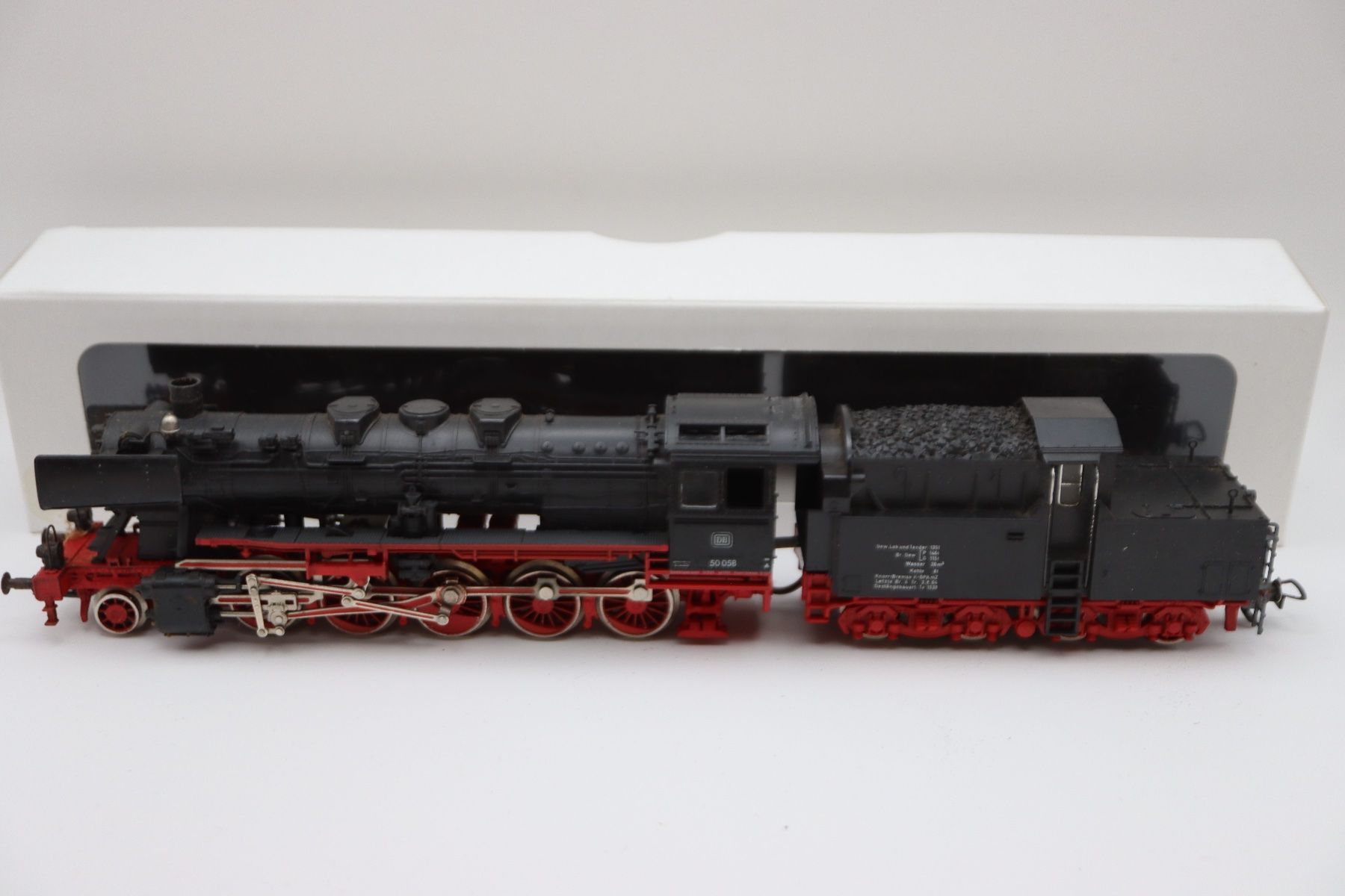 Fleischmann Modelleisenbahnen: Fleischmann H0 DB Dampflok BR 50 058 mit Tender – Gebraucht aus Zürich von KE-Sales 1