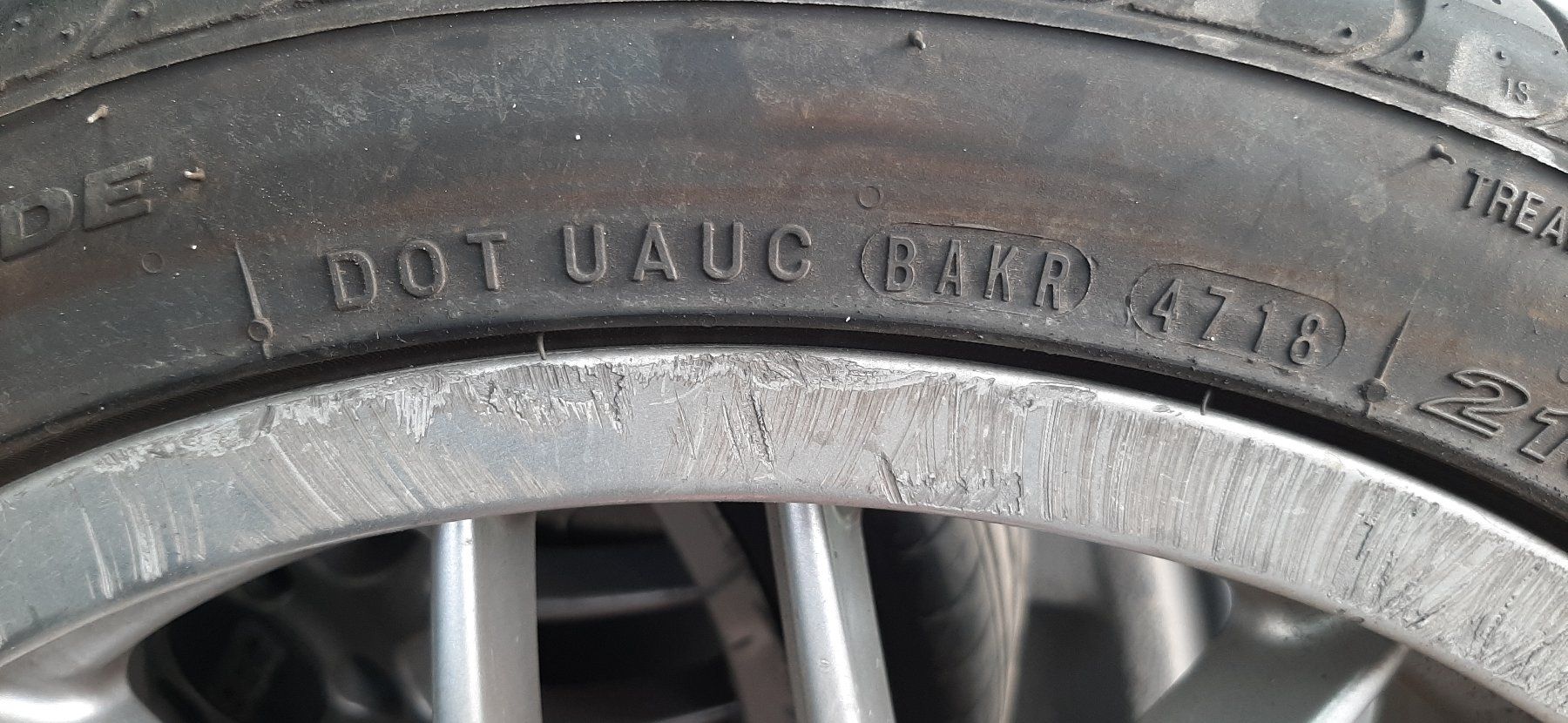 Tutti pezzi di ricambio auto: Pneus "Nexen" 215/40 x17 – Usato da Neunkirch venduto da Hjfrick 1