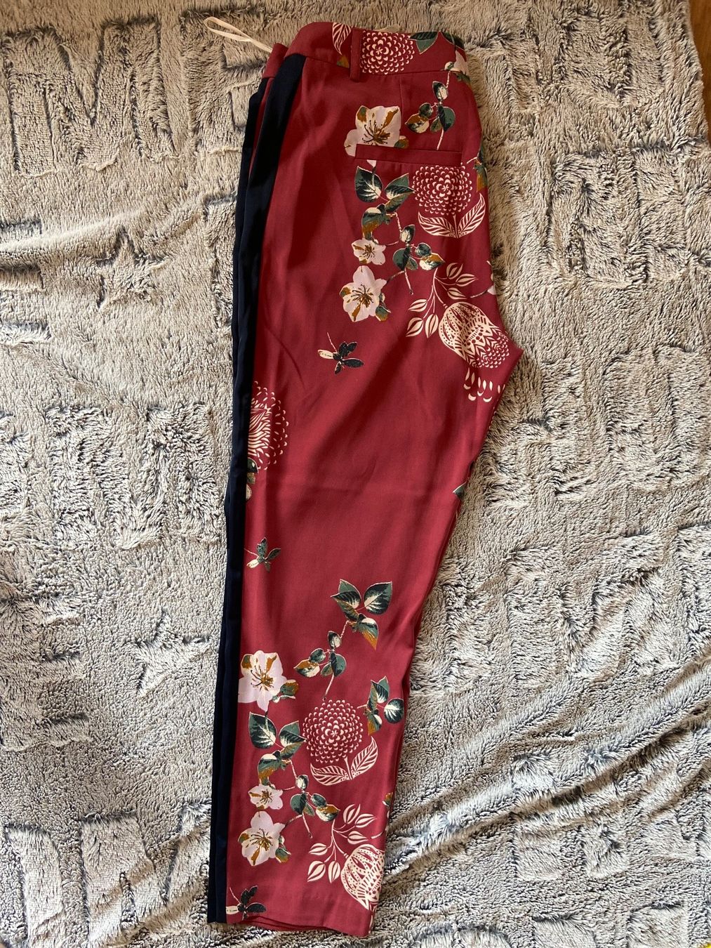 Vila Pantaloni: Pantalon VILA 40 – Usato da Epalinges venduto da madeleine05 2