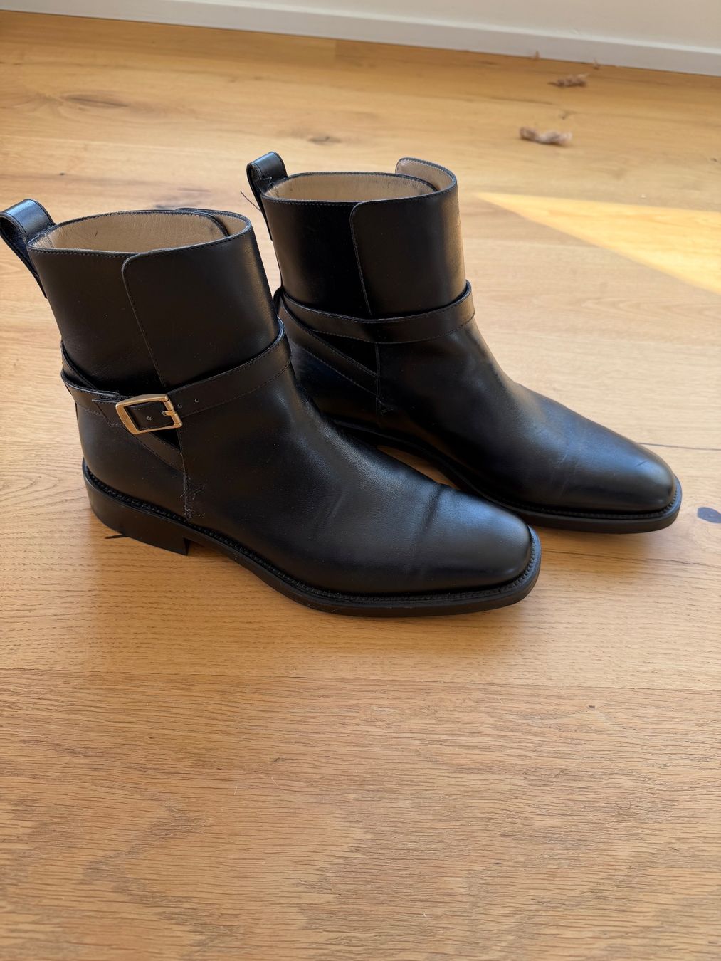 Salvatore Ferragamo Scarpe da uomo: Ferragamo Single Buckle Men's Boots - Size 9 / EU 43 – Nuovo (secondo la descrizione) da Oetwil a.d. Limmat venduto da cabber333