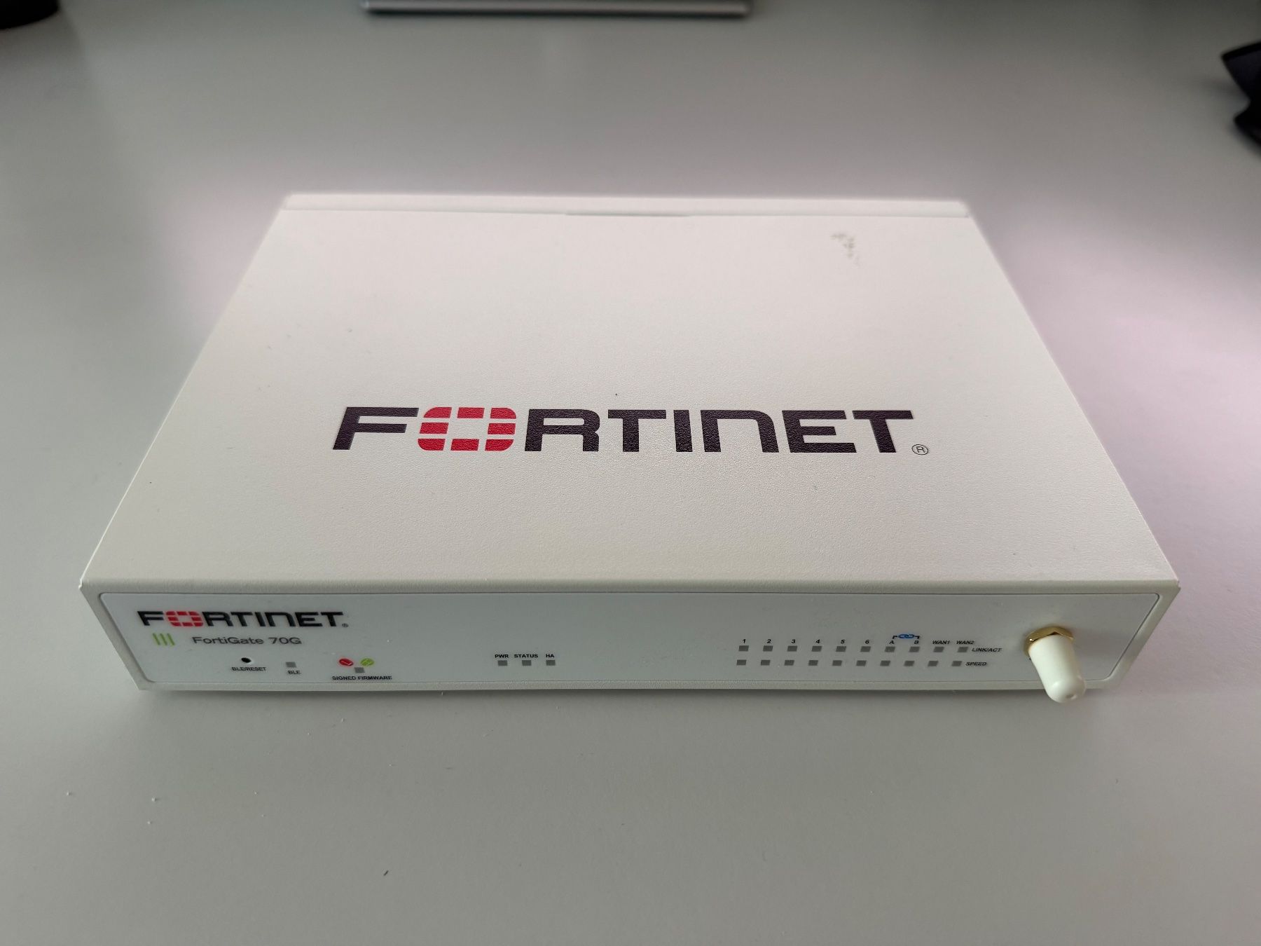 Fortinet Firewall: Fortigate 70G ohne Services – Usato da Bern venduto da LittleLIz