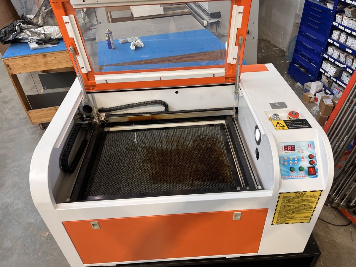 Tutte le macchine: Laser Gravierer CO2 60W – Usato da Bülach venduto da Stitch79 2