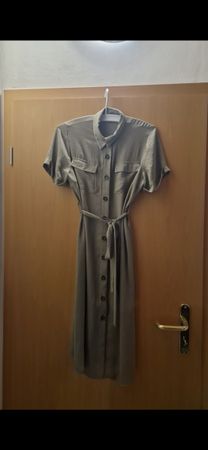 Kleid Khaki Kurzarm Grösse M Neu