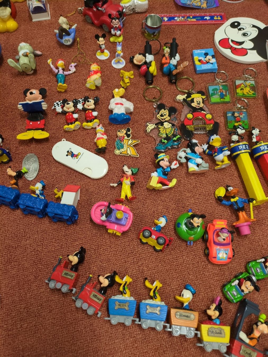 Disney Tutte le decorazioni: Mickey Maus Riesen Sammlung 1/3 – Usato da Meilen venduto da Frensch7 4