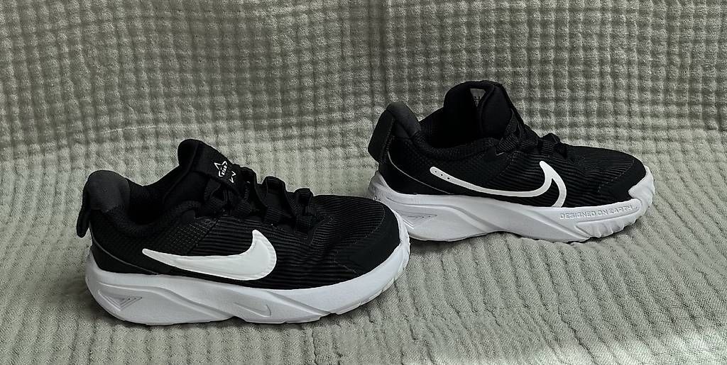 Nike Scarpe da uomo: Gr.25, Nike Star Runner schwarz – Usato da Gattikon venduto da AnnettFloh 2