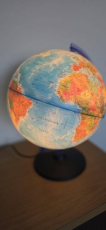 Sonstige Dekorationen & Accessoires: Schöner beleuchteter Globus mit Standfuss – Gebraucht aus Bürglen TG von jan_j2zk 1