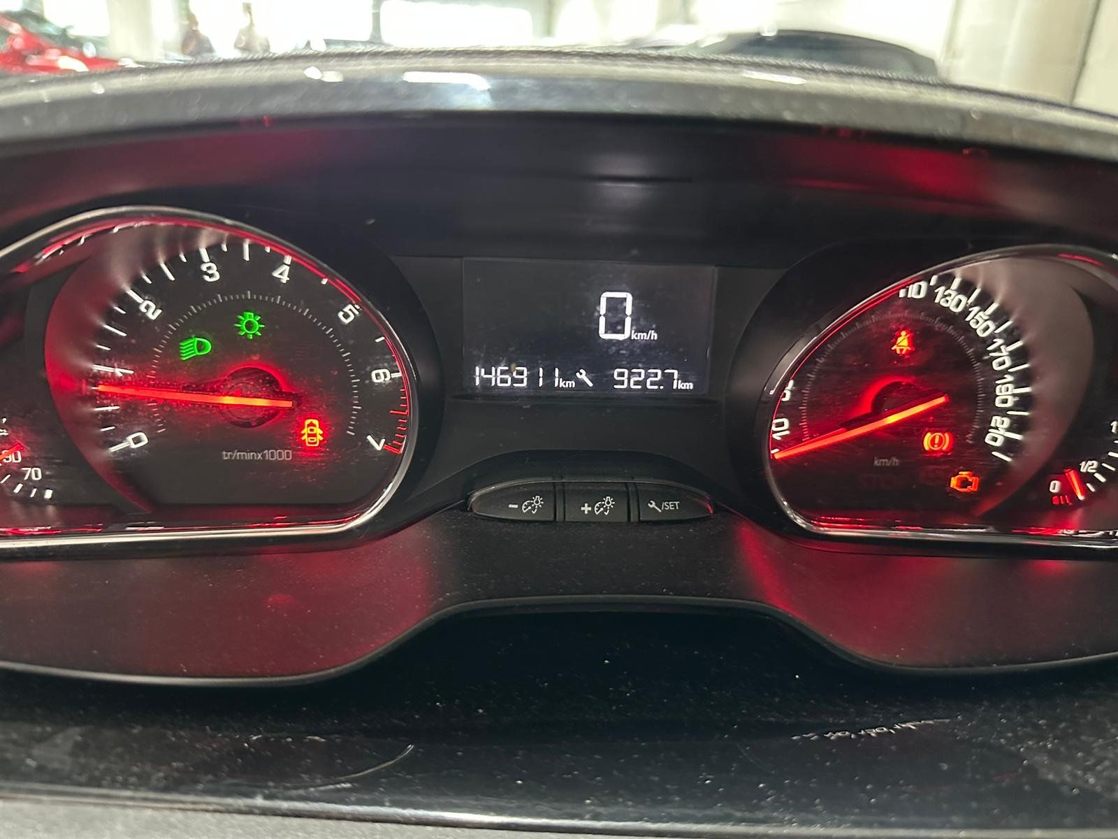 Peugeot Autos: PEUGEOT 208 1.2 VTI Access – Gebraucht aus Aclens von sobacopeludo 3