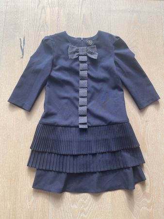 NEU - Hübsches Kleid Navy Gr. 134 Top!
