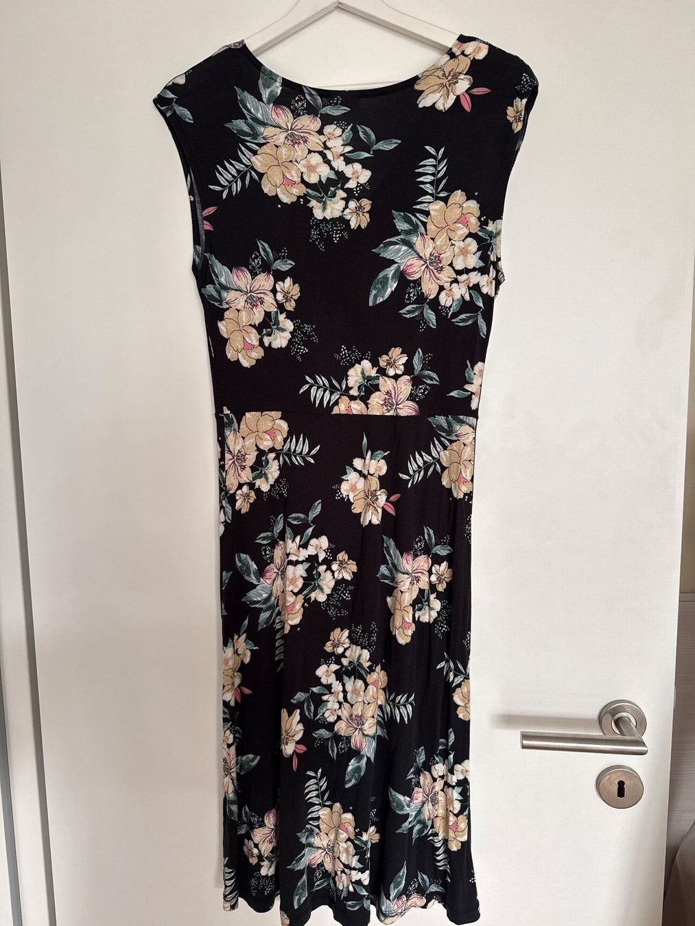 Lascana Vestiti: Strandkleid mit Blumen von Lascana Gr.36 – Usato da Schönenwerd venduto da d.chiara 2