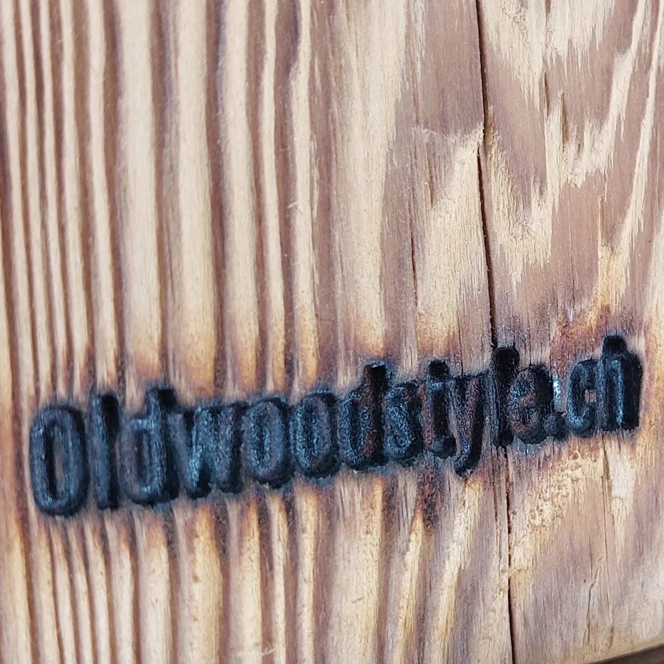 Orologi: Uhr aus einem Altholzbrett – Nuovo e nell'imballaggio originale da Egnach venduto da Oldwoodstyle 2