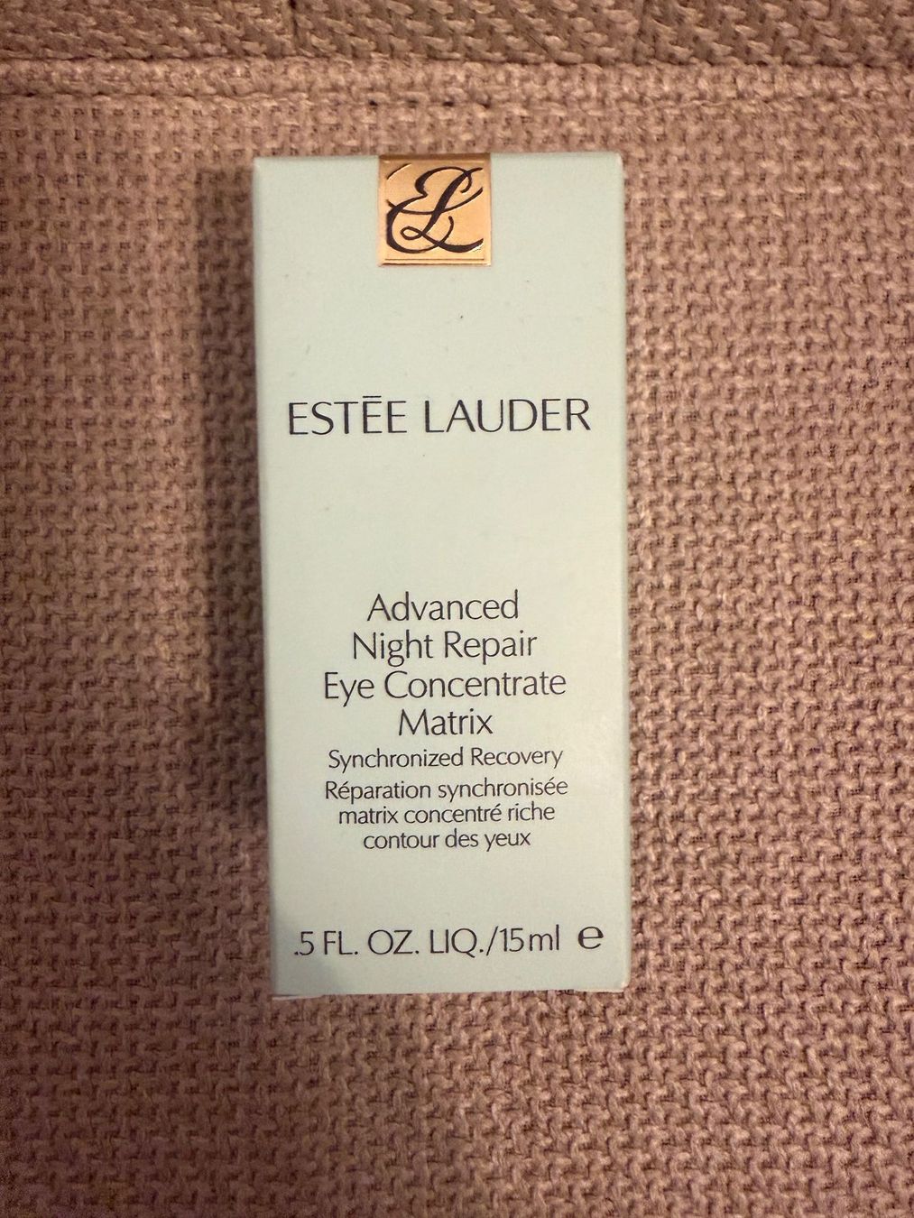 Estée Lauder Cura del viso: Estée Lauder Advanced Night Repair Eye Concentrate Matrix – Nuovo e nell'imballaggio originale da Innerthal venduto da LadySwiss