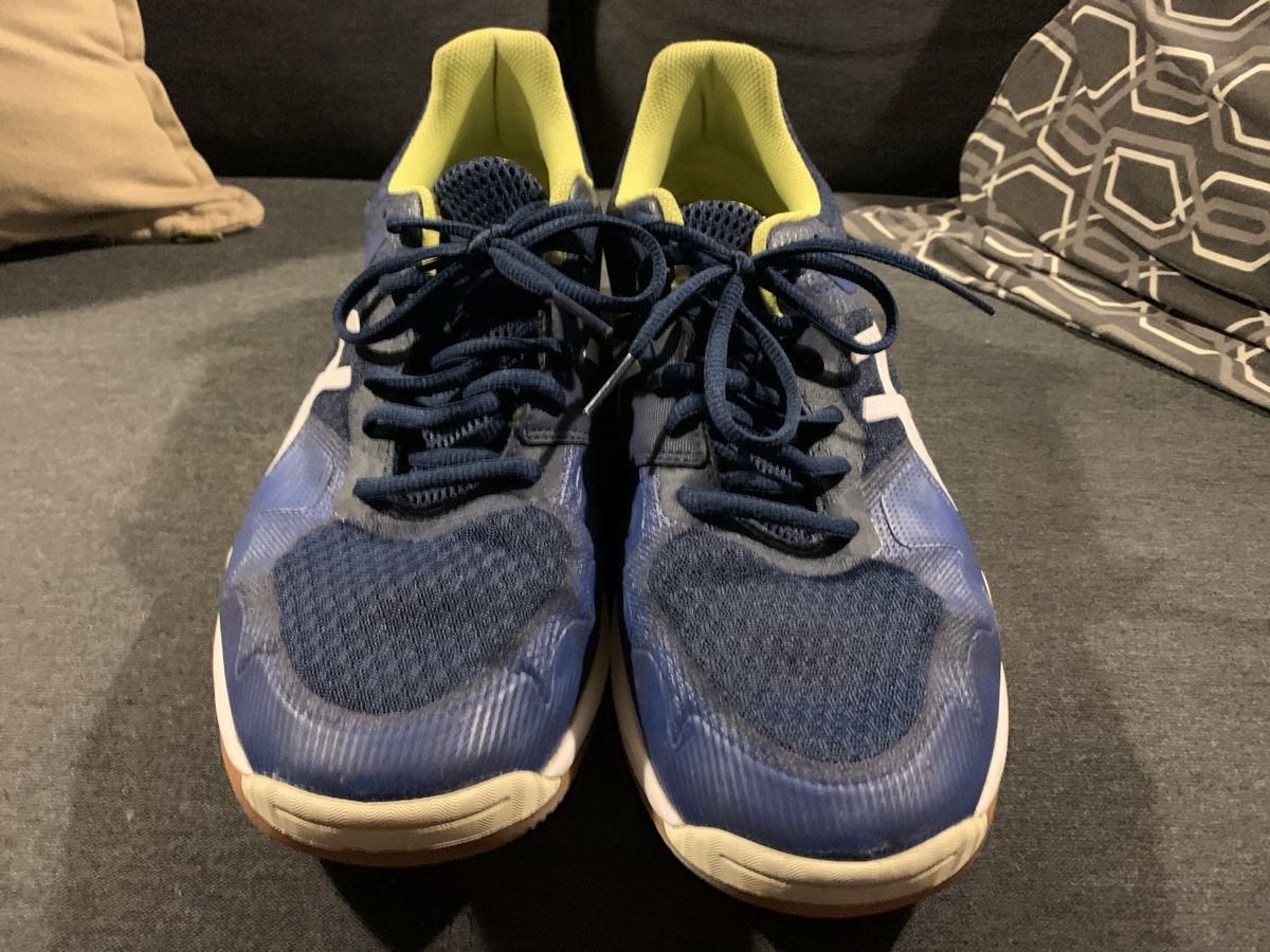 Asics Chaussures hommes: Asics Gel-Tactic Hallenschuhe – D'occasion à Ins par luc_9s57 1