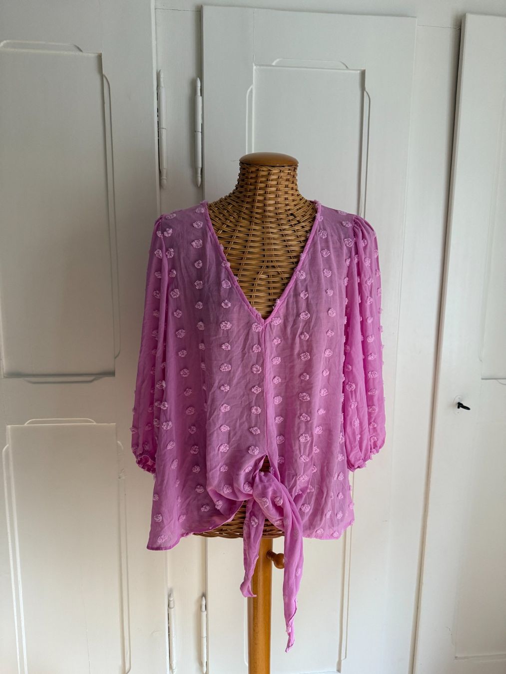 Chemisiers: Chiffonbluse pink mit Punkten M – D'occasion à Zürich par Diazaio