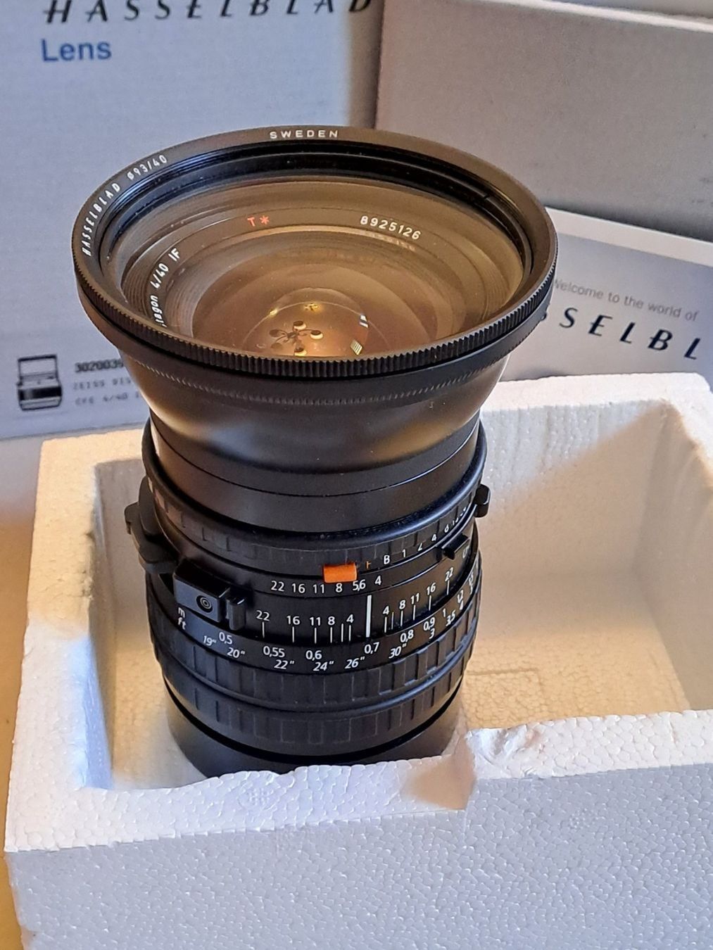 Hasselblad Obiettivi: Hasselblad CFE 40mm IF Distagon rare – Usato da Genève venduto da Blowupster 1
