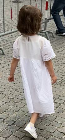 süsses weisses Kleid z.B. für die "Solätte" in Burgdorf