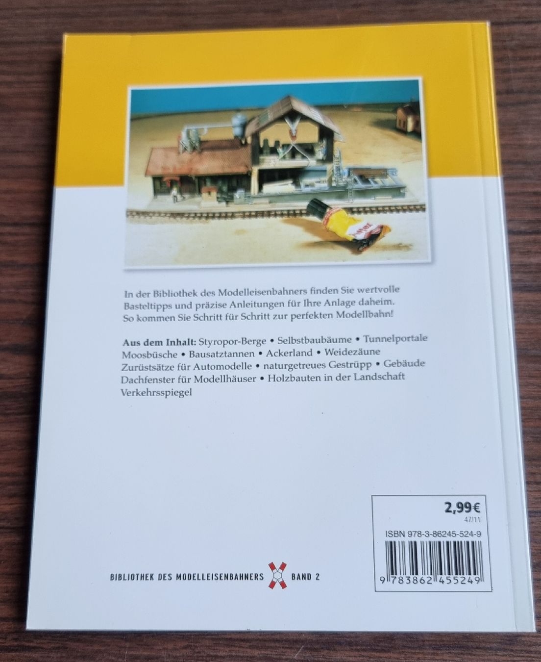 Modellini di ferrovie: Landschaft und Gebäude auf der Modellbahn – Usato da Au ZH venduto da Krokodil08 1