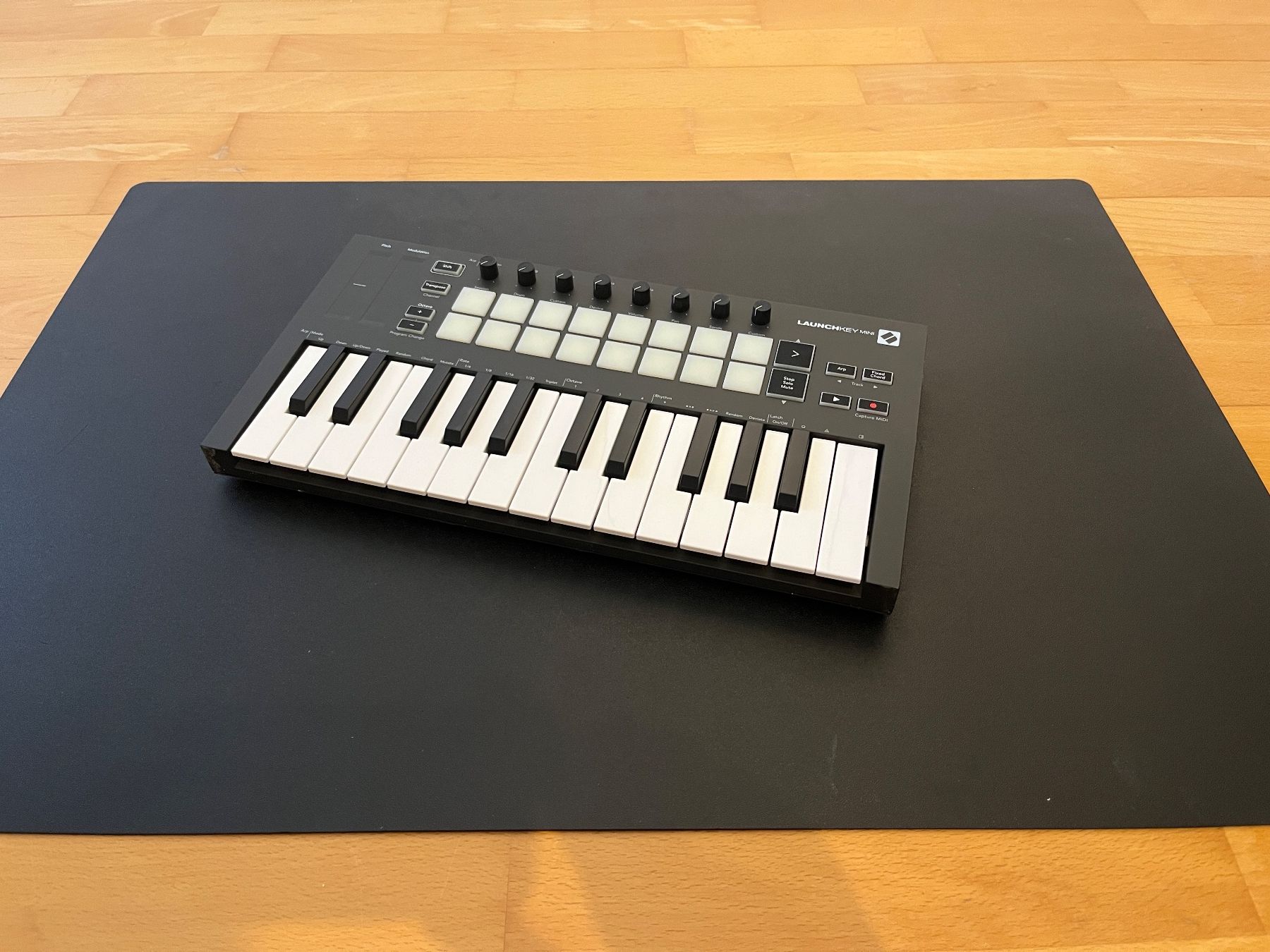 Strumenti musicali: Novation Launchkey Mini MK3 – Usato da Zürich venduto da Mr__Pink