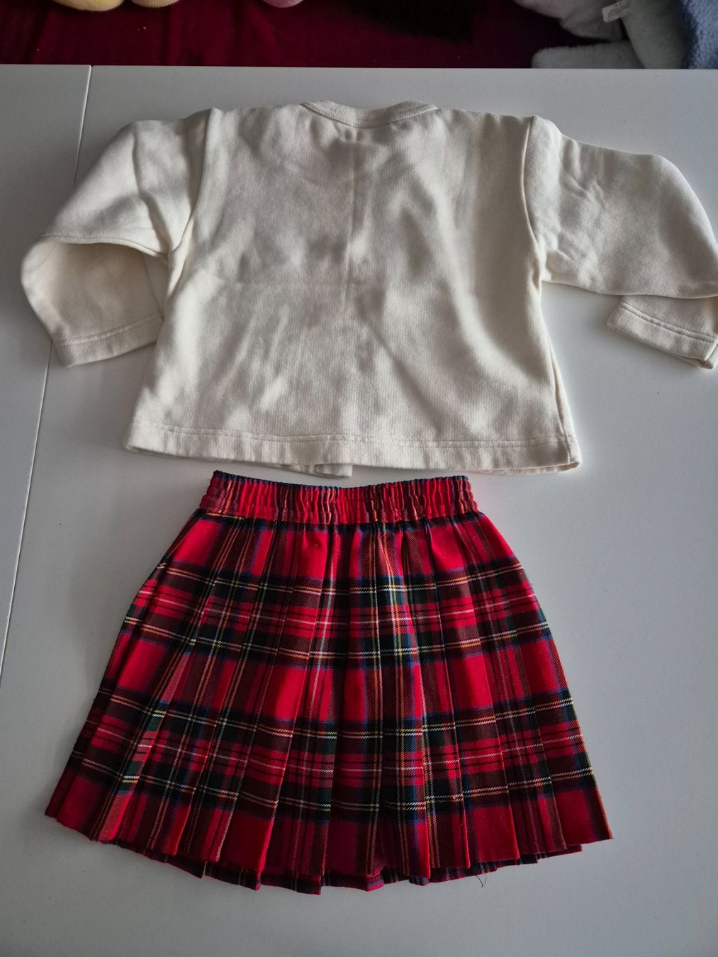 Lotti & Set di vestiti: Kleiderset Gr. 104 – Usato da Zürich venduto da pau_y8mv 1
