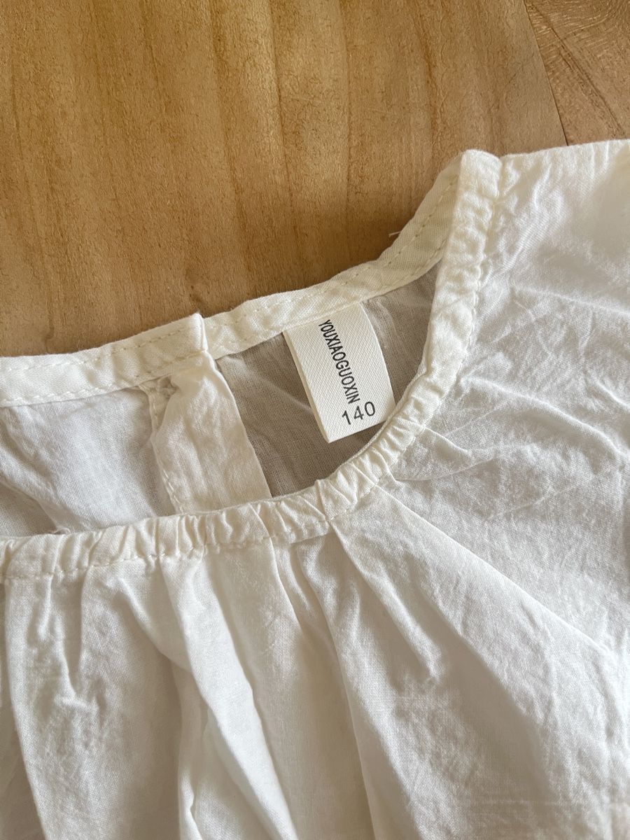 Blusen, T-Shirts & Tops: Spitzenbluse, weiss, Grösse 140, Baumwolle, neuwertig – Neu (gemäss Beschreibung) aus Horw von Pem1278 2