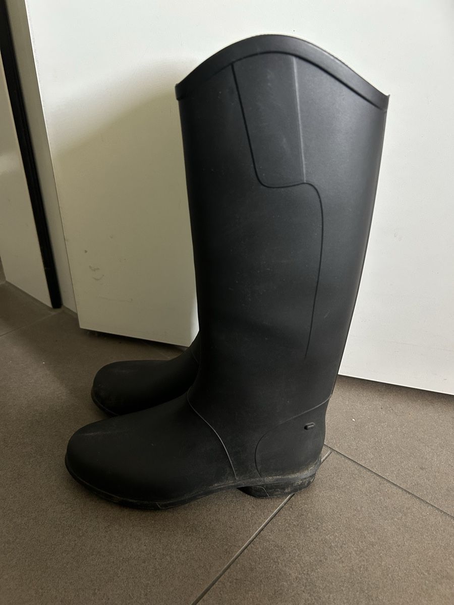Decathlon Chaussures hommes: Reitstiefel schwarz Grösse 35 – D'occasion à Baar par shirufa12