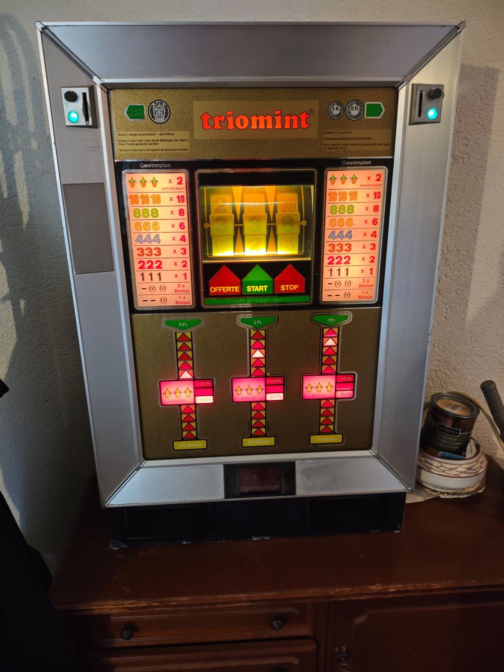 Spielautomaten: Spielautomat Triomint - Defekt – Defekt aus Wallisellen von Kleindai