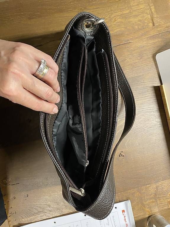 Borse da donna: Leder Handtasche  – Usato da Winterthur venduto da Glionel 2