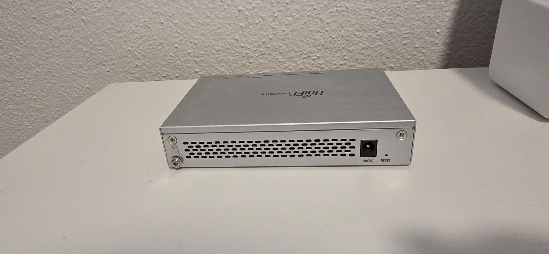 Ubiquiti Hubs & Switches: Unifi Switch 8 - Model US-8 – Gebraucht aus Ennetbürgen von Feenix 1
