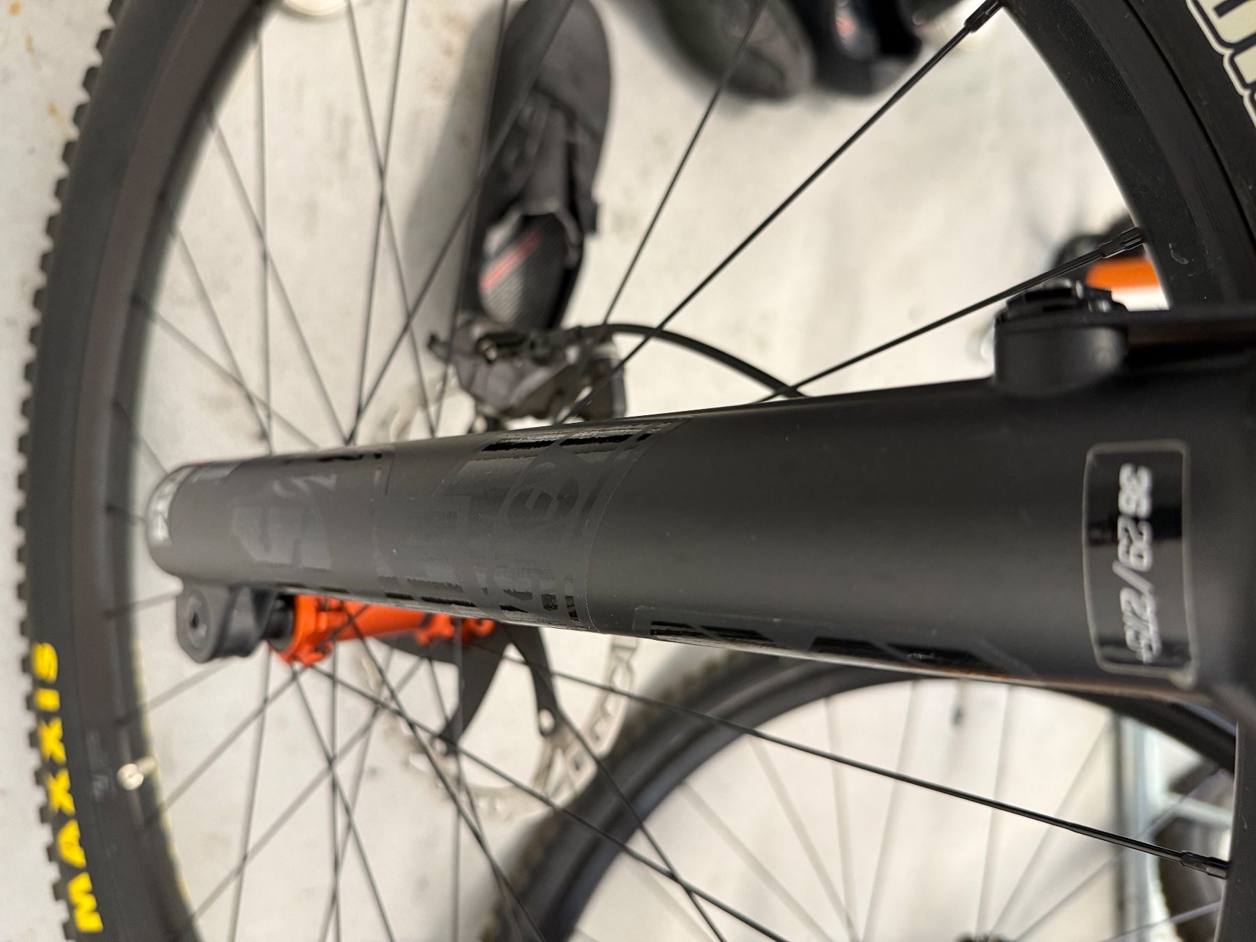 Scott Biciclette: Scott Genius 910 Carbon 29 Zoll – Usato da Rotkreuz venduto da 74max 8