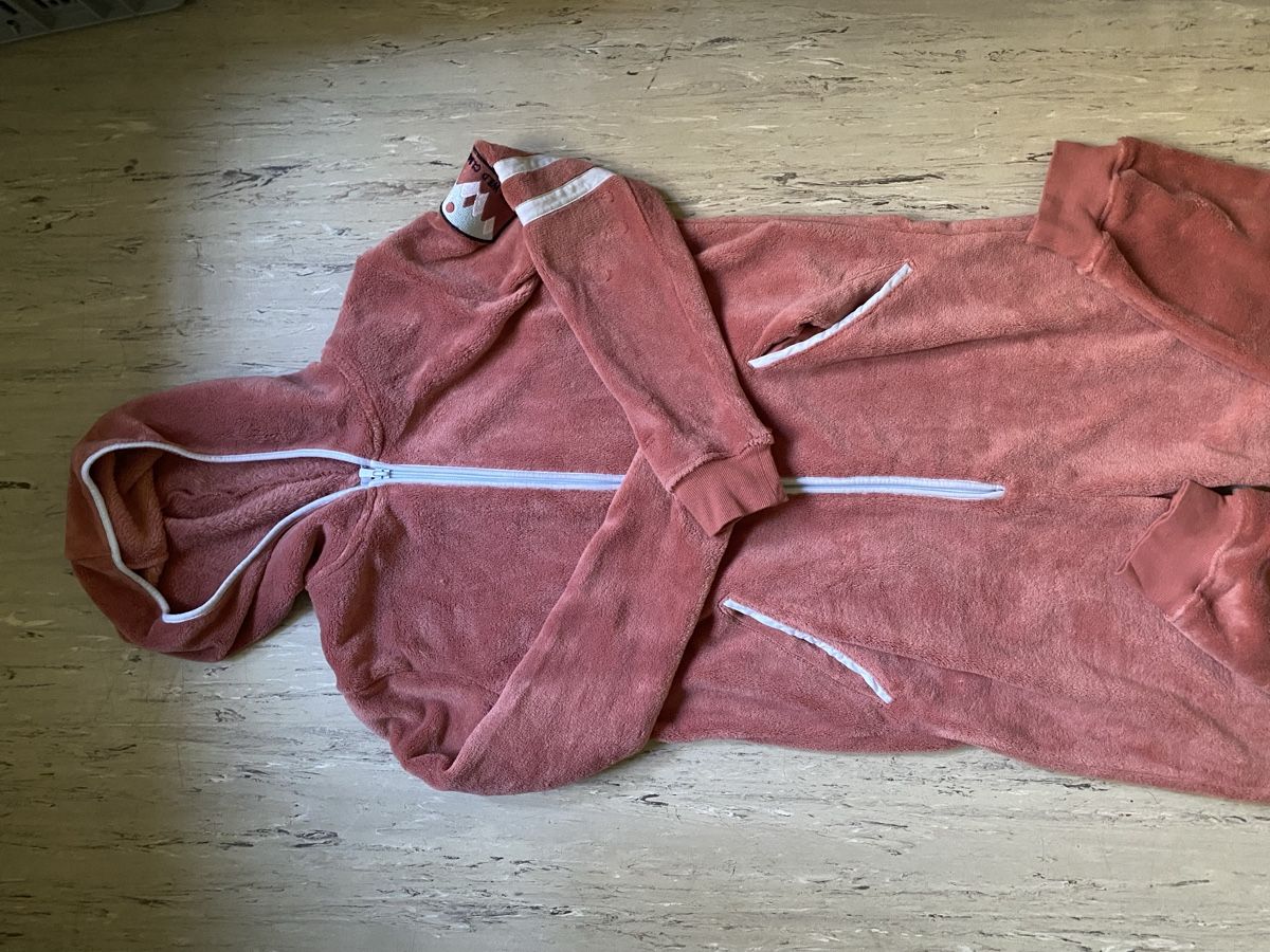 Jumpsuits: Einteiler // Onezie – D'occasion à Zürich par aurelia_nater