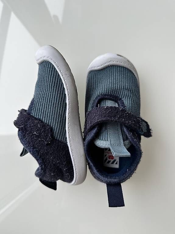Scarpe per ragazzi: Hausschuhe Elefanten gr 24 – Usato da Muttenz venduto da emyvogel 2