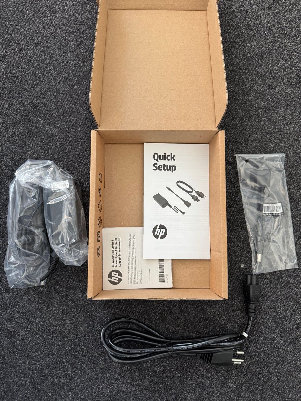 Caricabatterie: HP 45W Smart AC Adapter – Nuovo e nell'imballaggio originale da Zürich venduto da pinso77