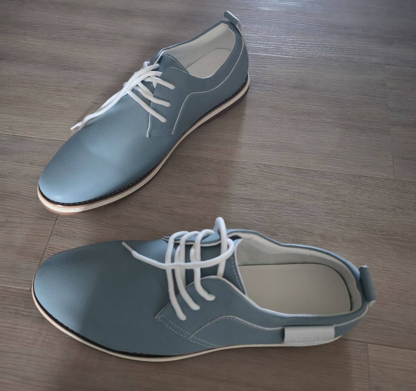 Scarpe da uomo: Herren Schuhe, Grösse 45, hellblau, neuwertig! – Nuovo e nell'imballaggio originale da Münchenbuchsee venduto da D4rk_3n3my 1