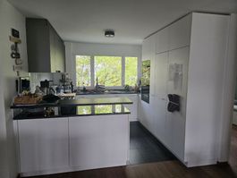 Küche inkl. Kühlschrank, Miele Kochfeld & Franke Spül