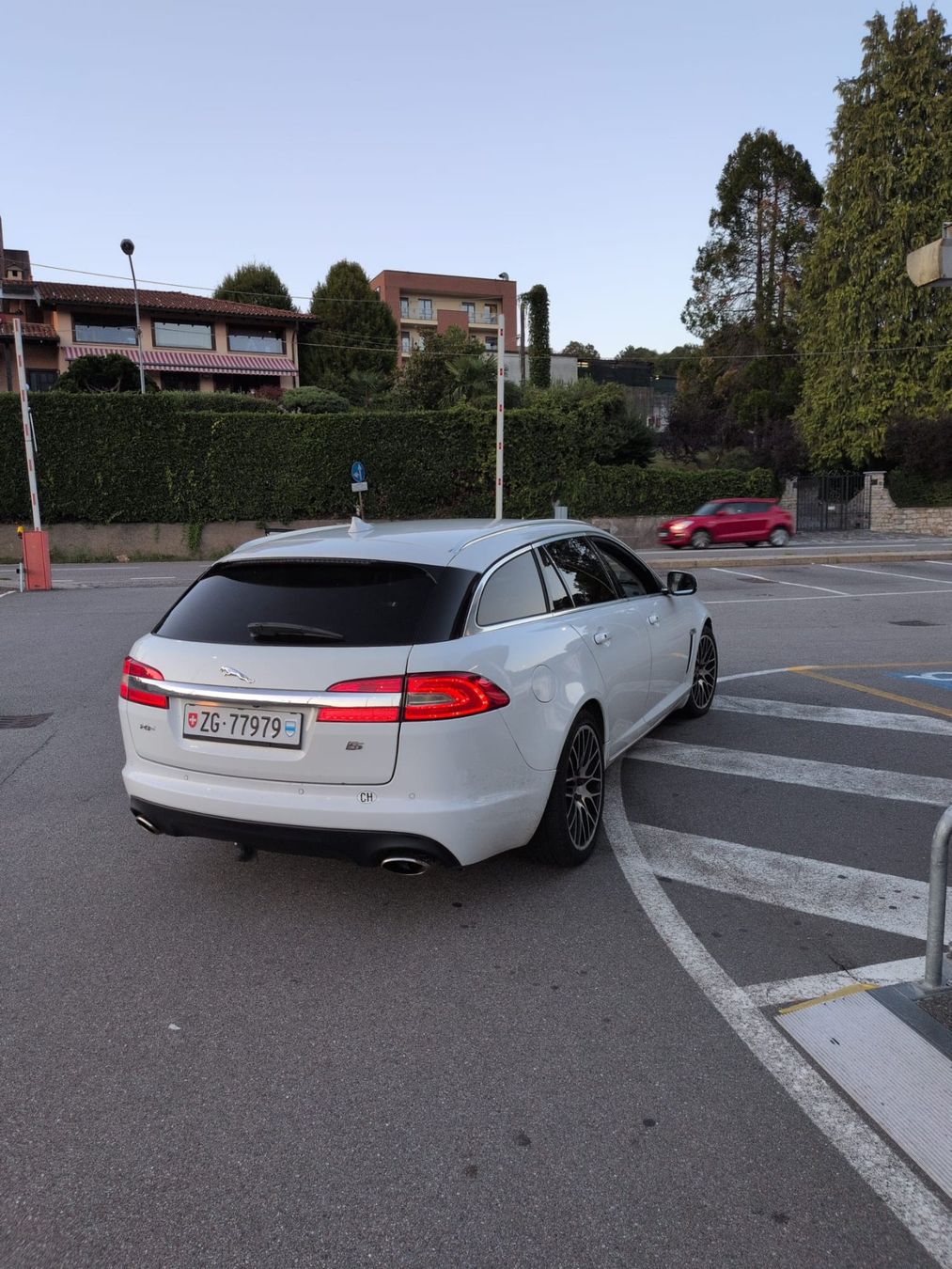 Jaguar Automobili: Jaguar XF 3.0L D S SB – Usato da Cham venduto da inf_cdz6 4