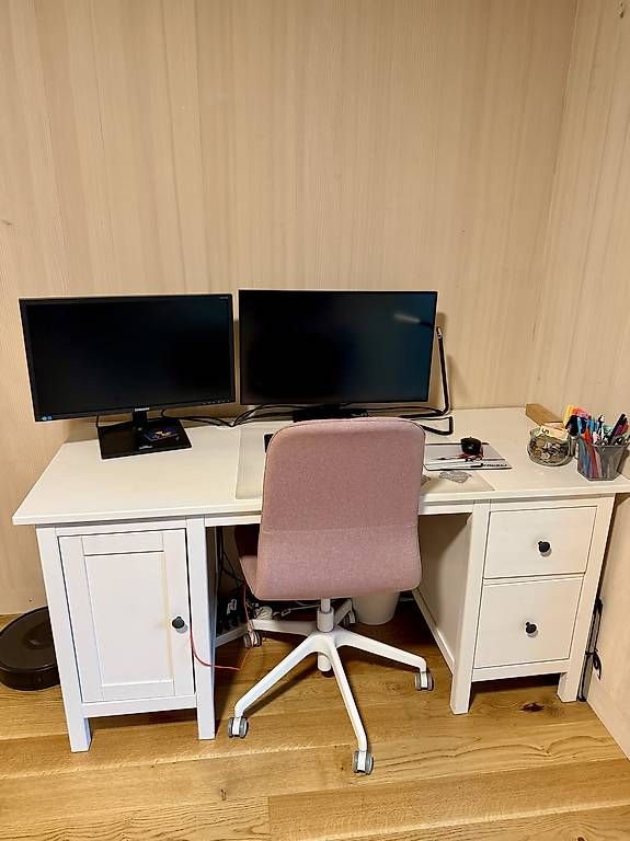 Ikea Scrivanie: Hemnes Bürotisch inkl. Bürostuhl – Usato da Amsoldingen venduto da alines19