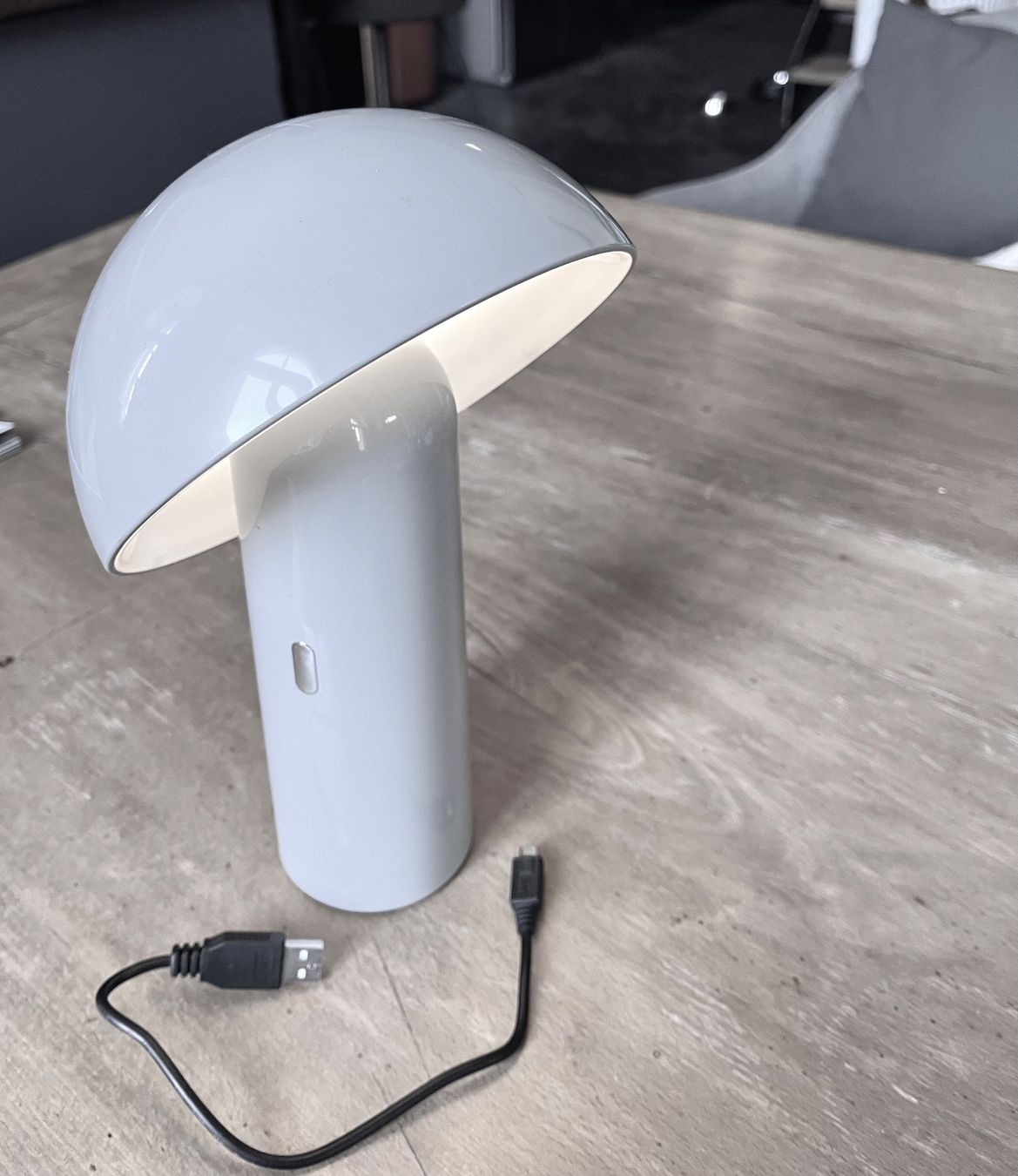 Lampes: Tischleuchte, Ladefunktion USB – Neuf (Voir description) à Tuggen par arc_99gc