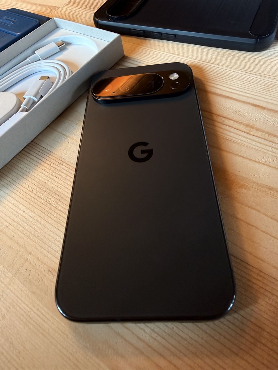 Google Telefoni cellulari / Smartphones: Google Pixel 10 Pro Obsidian mit 256Gb  – Usato da Oberwil i. S. venduto da PilotM 1