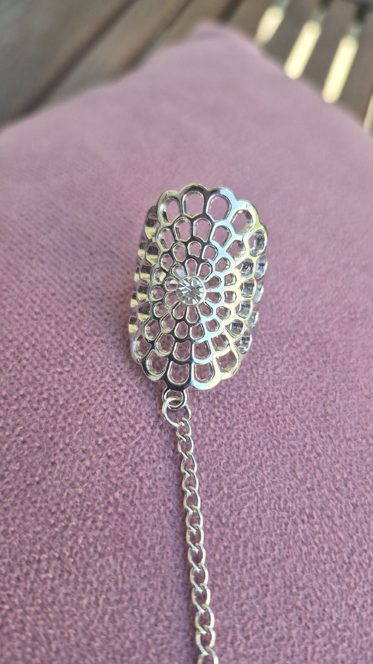 Bracciali & Braccialetti: Bracciale con anello, decorato con motivo floreale e strass – Nuovo (secondo la descrizione) da Giubiasco venduto da Stefaniav 2