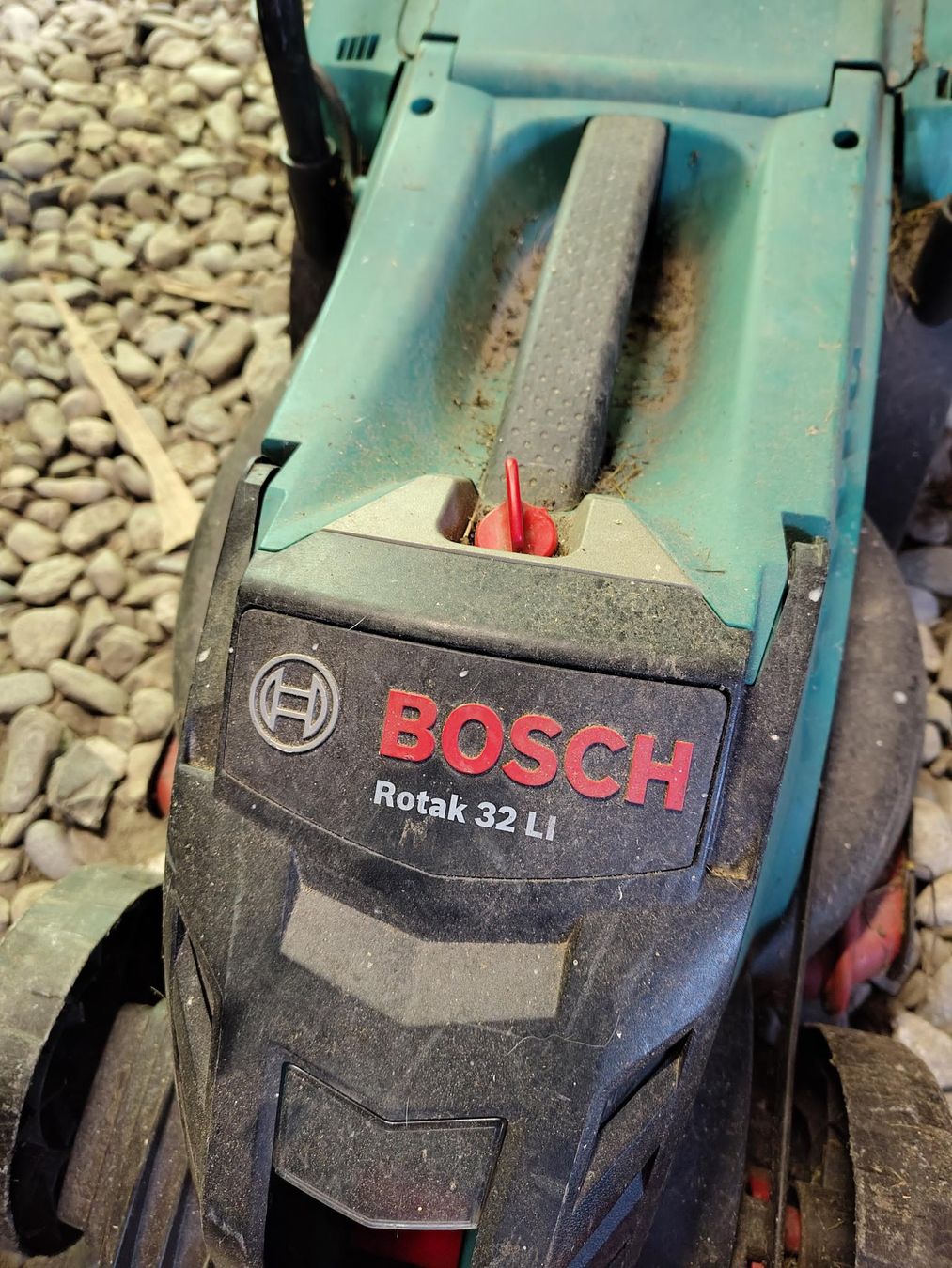 Bosch Rasenmäher: Elektrorasenmäher Bosch Rotak 32 LI – Gebraucht aus Cazis von jaiyen 1