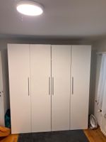 Grosser Kleiderschrank weiss, neuwertig, viel Stauraum!