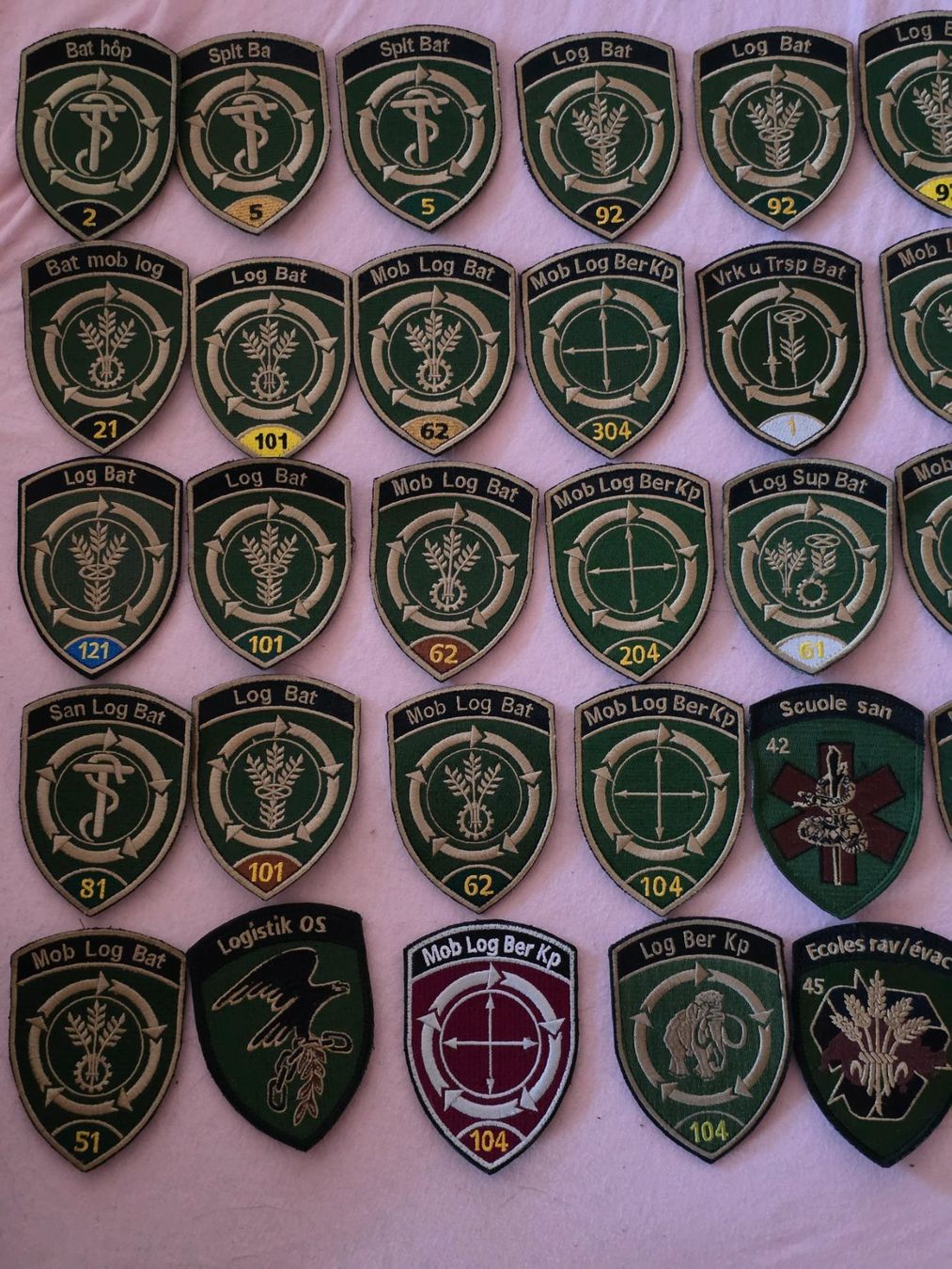 Schweizer Armee Placchette & Badge: 50 Logistik Abzeichen Badge mit klett – Usato da Nyon venduto da freetoys08 2